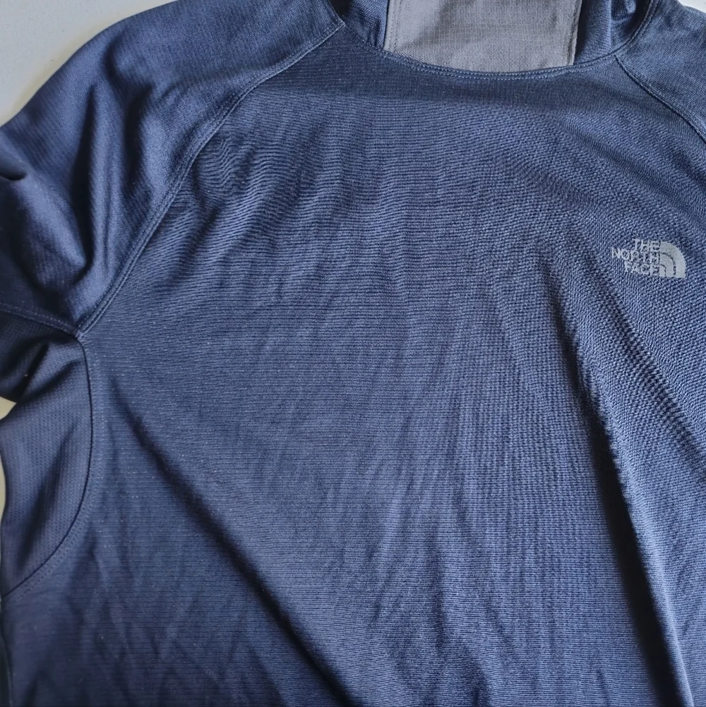 The North Face Long Sleeve Shirt Size M